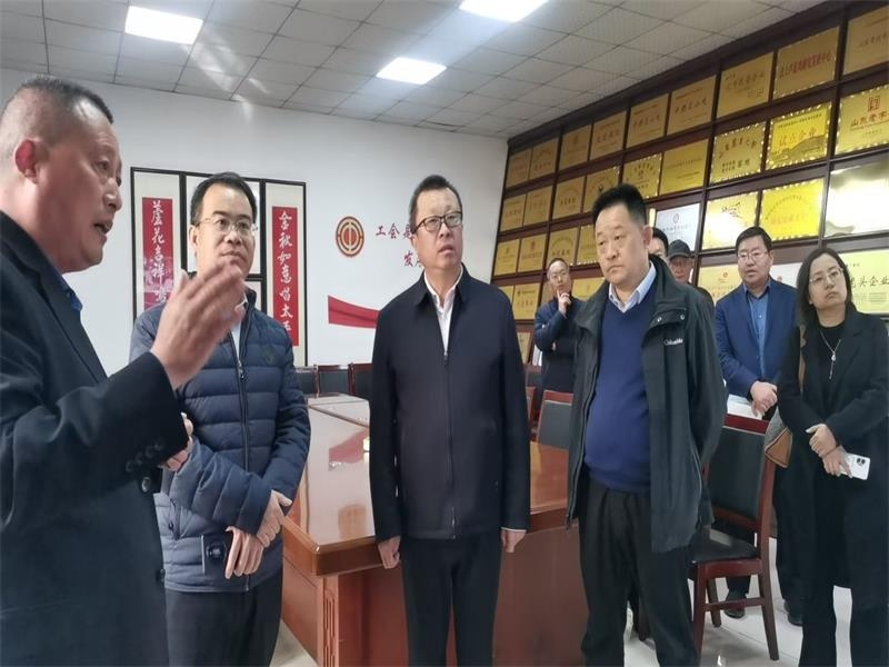 省自然資源廳林業(yè)改革發(fā)展處處長(zhǎng)張文用一行來(lái)金秋農(nóng)牧公司調(diào)研林下經(jīng)濟(jì)發(fā)展情況