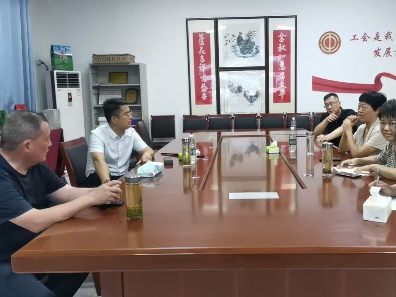 汶上縣政府黨組成員、副縣長(zhǎng)劉海韻來(lái)金秋農(nóng)牧公司調(diào)研汶上蘆花雞產(chǎn)業(yè)發(fā)展情況