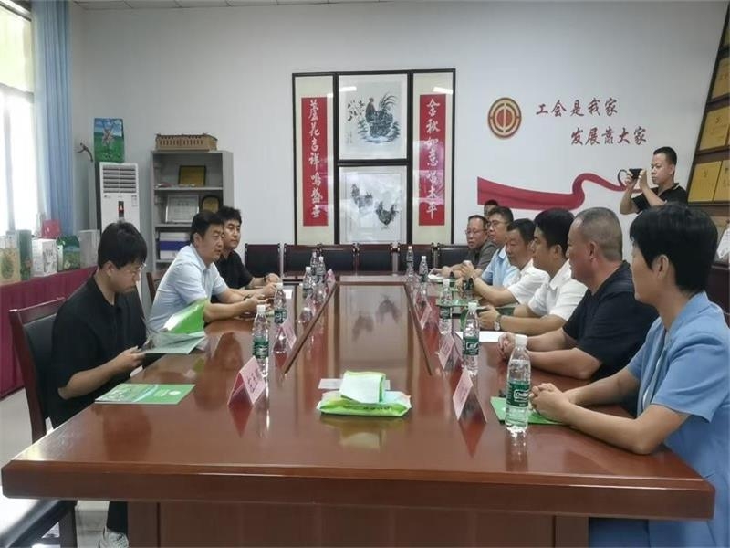 國(guó)家統(tǒng)計(jì)局山東調(diào)查總隊(duì)黨組成員、副總隊(duì)長(zhǎng)霍云峰一行蒞臨金秋農(nóng)牧公司開(kāi)展汶上蘆花雞養(yǎng)殖情況調(diào)研